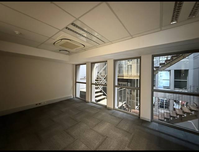 762M² OFFICE TO LET IN FORESHORE